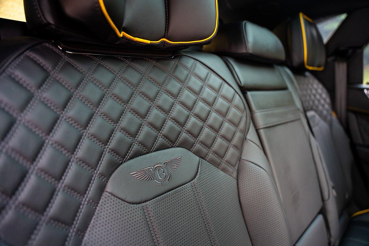 Bentley Bentayga view 72
