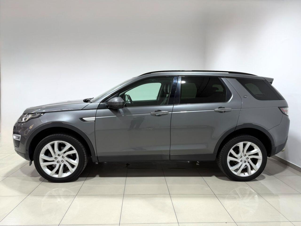 Land Rover Discovery Sport view 7