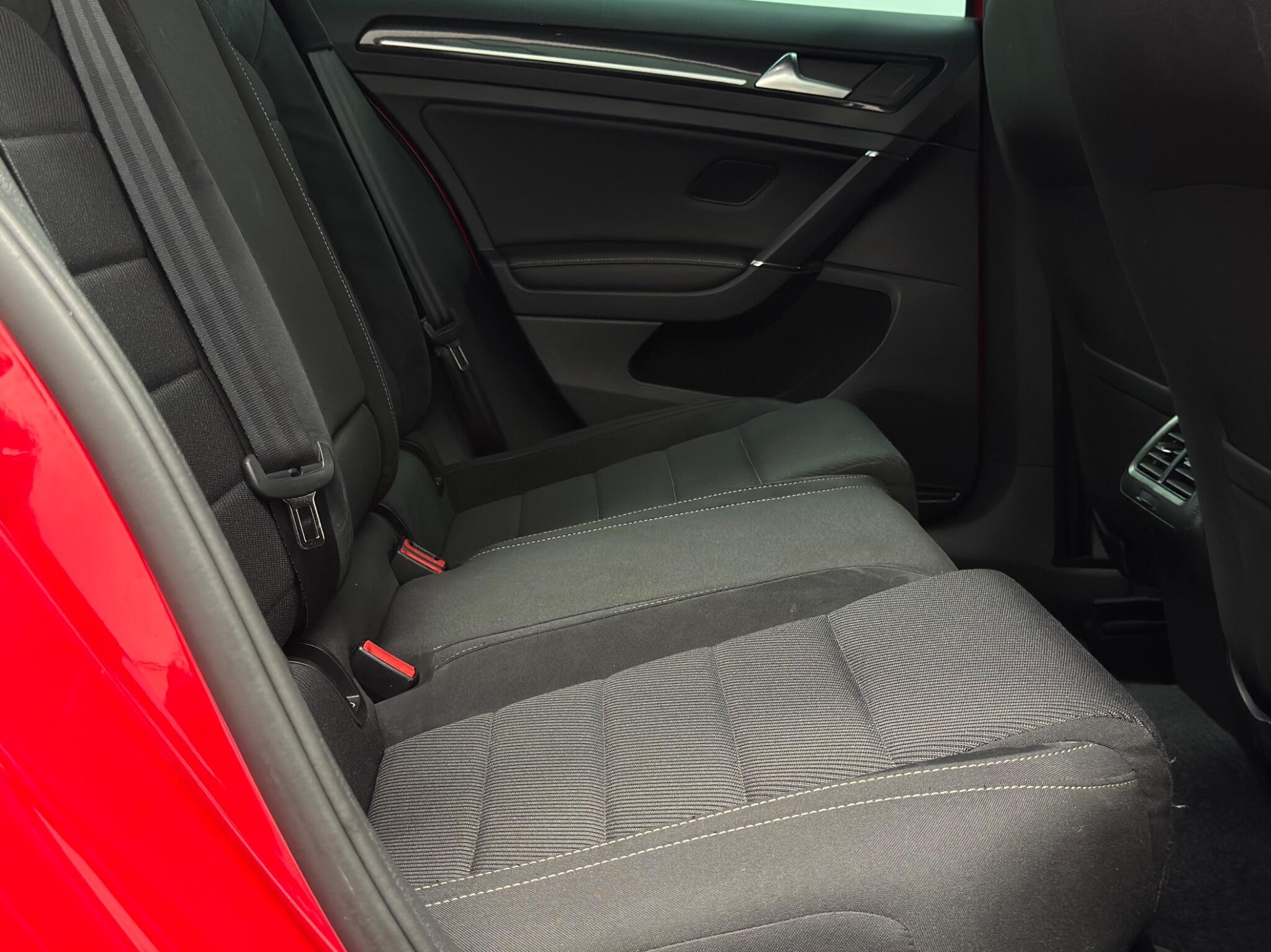 Volkswagen Golf view 47