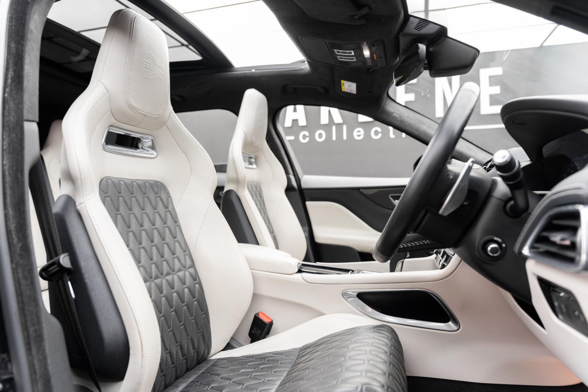 Jaguar F-Pace view 9