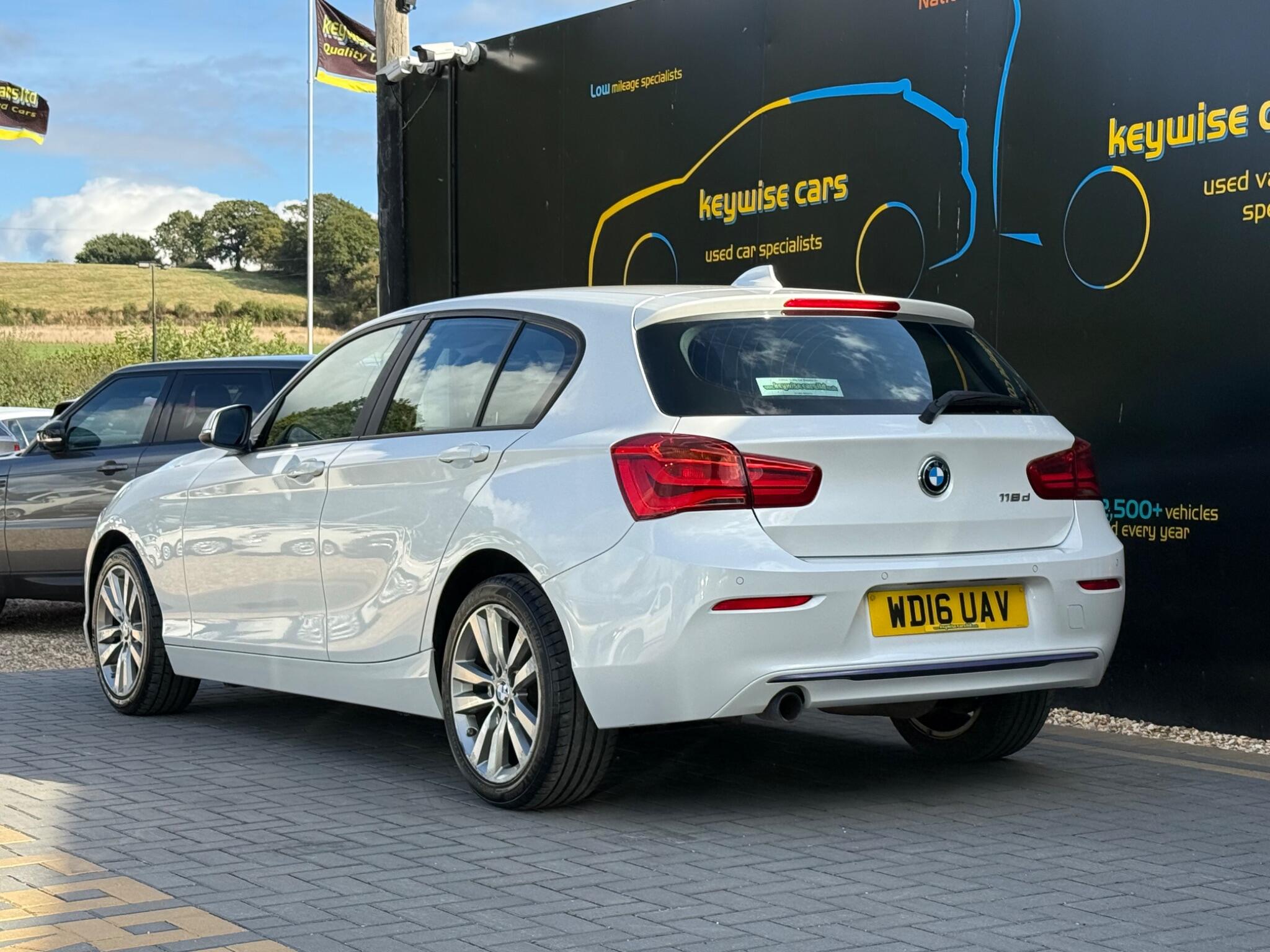BMW 1 Series view 3