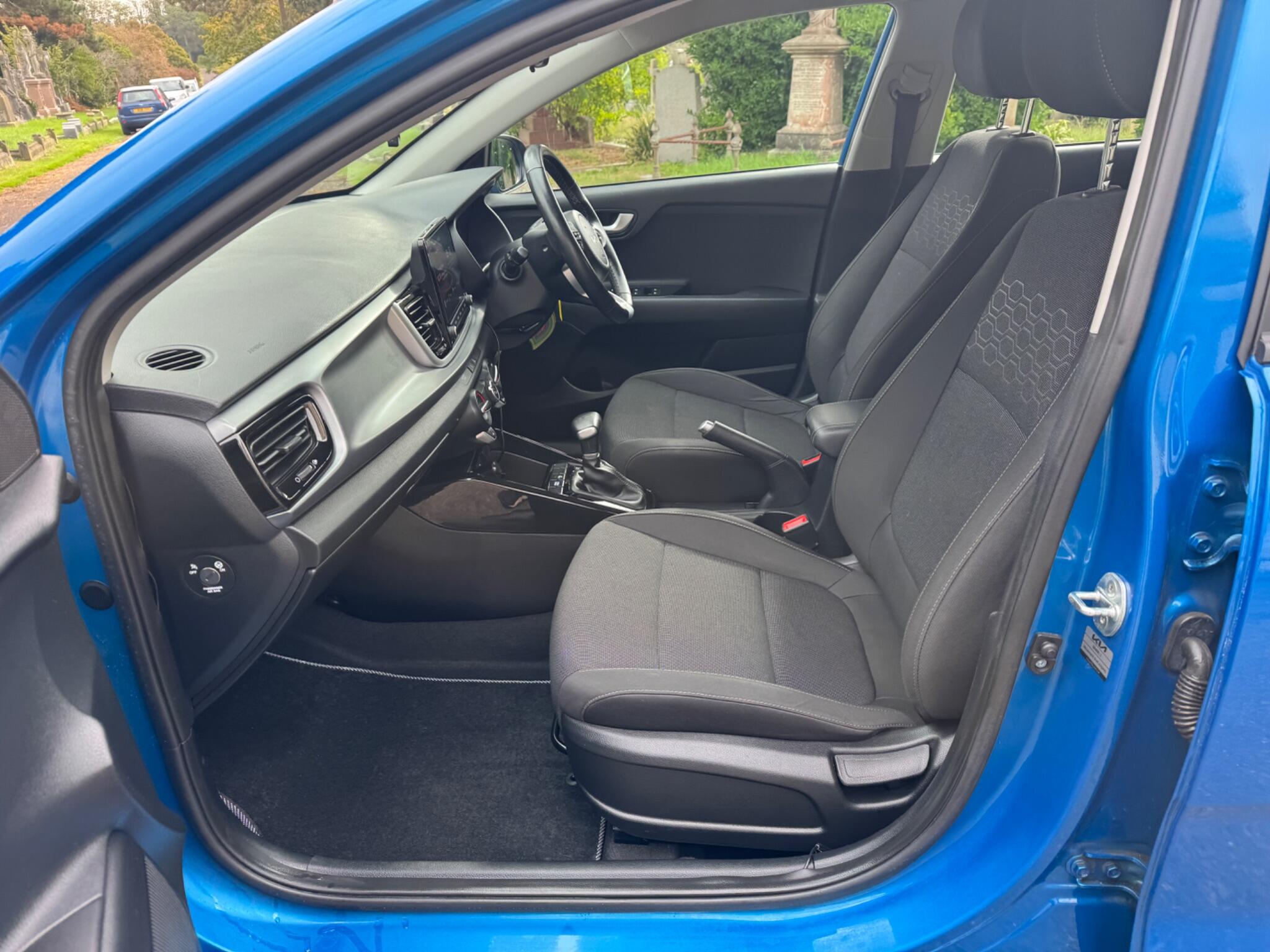 Kia Rio view 70