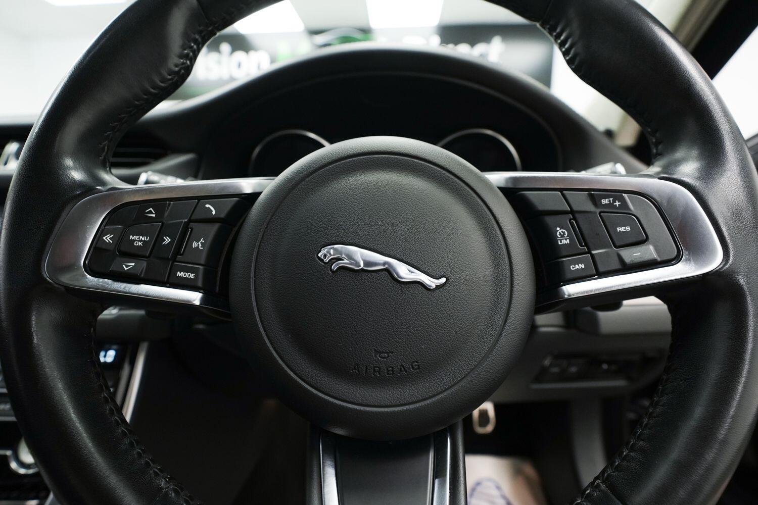 Jaguar XF view 26