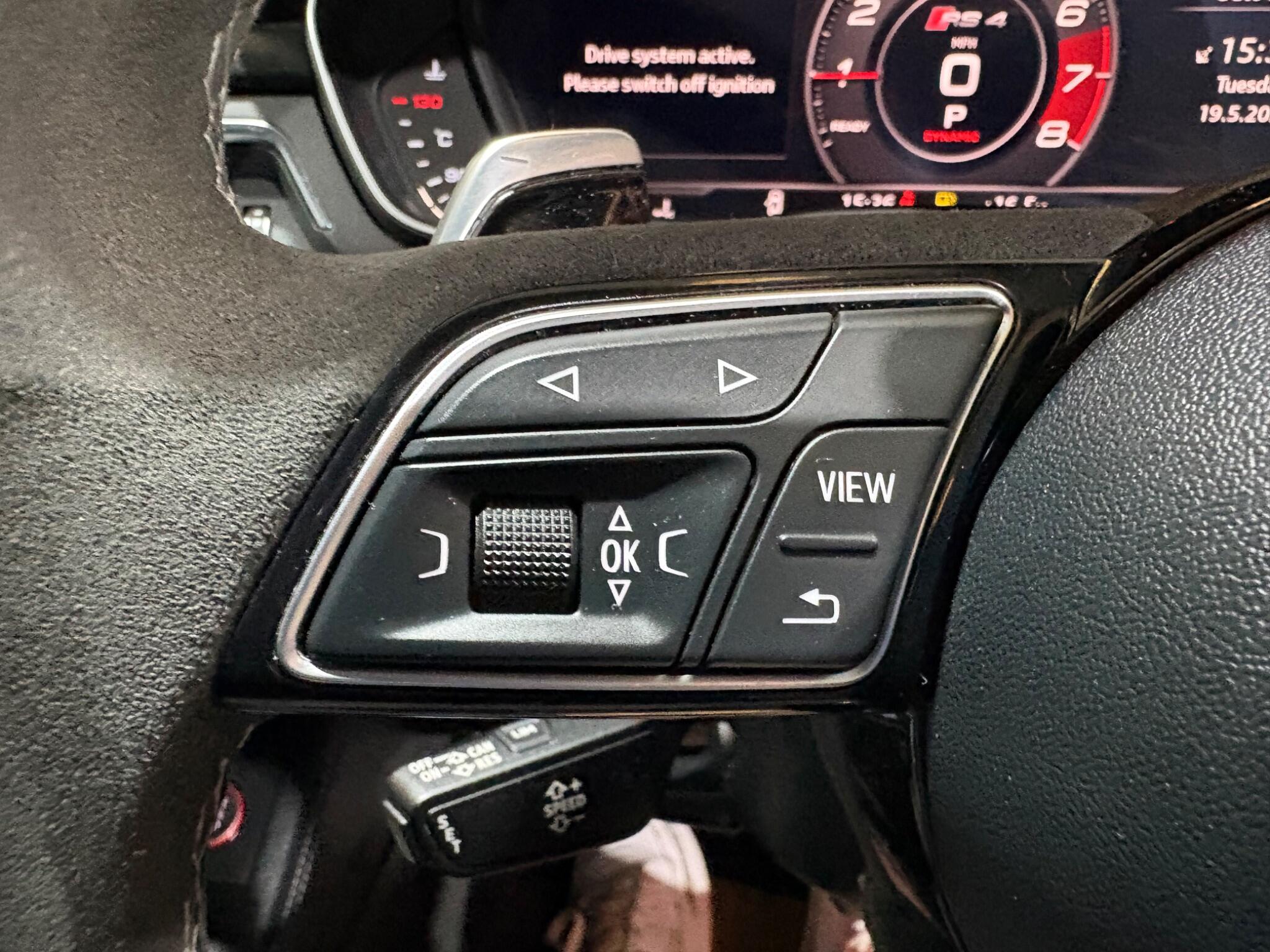 Audi RS4 Avant view 27