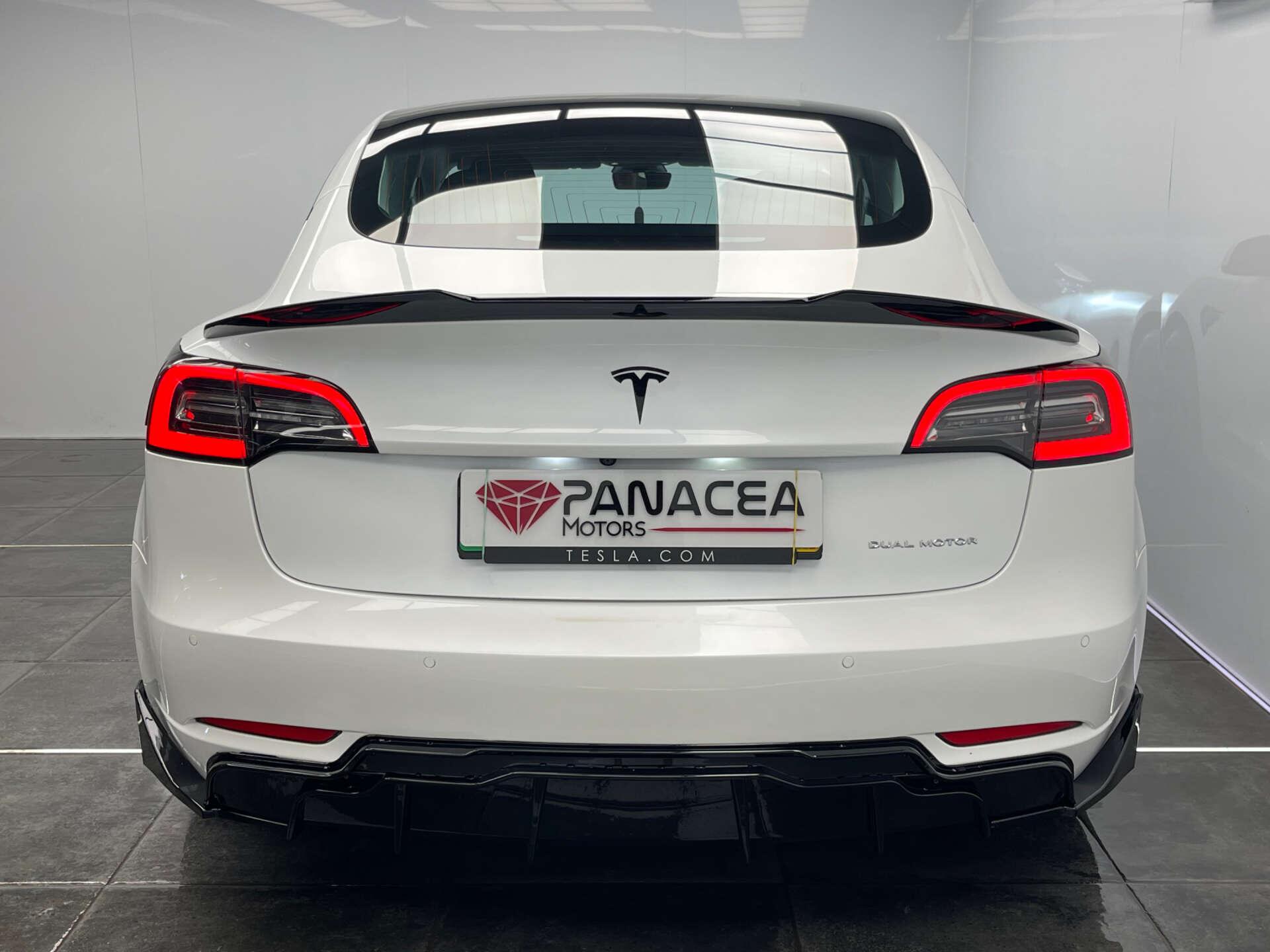 Tesla Model 3 view 32