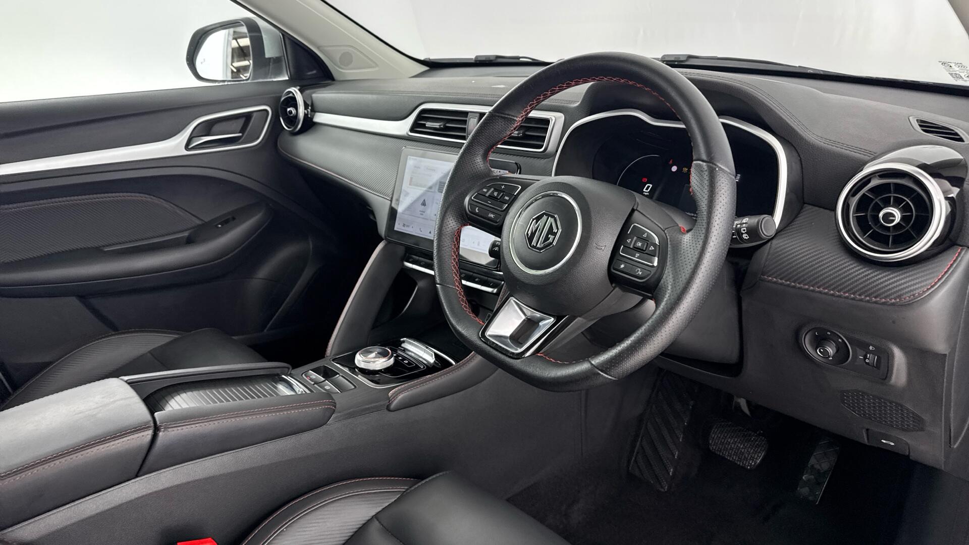 MG ZS view 9