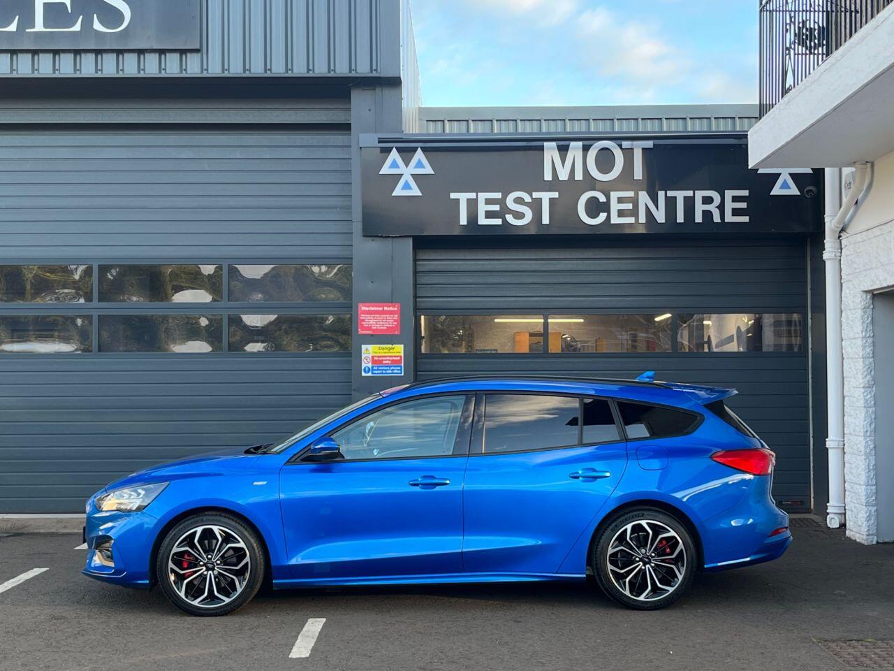 Ford Focus view 12