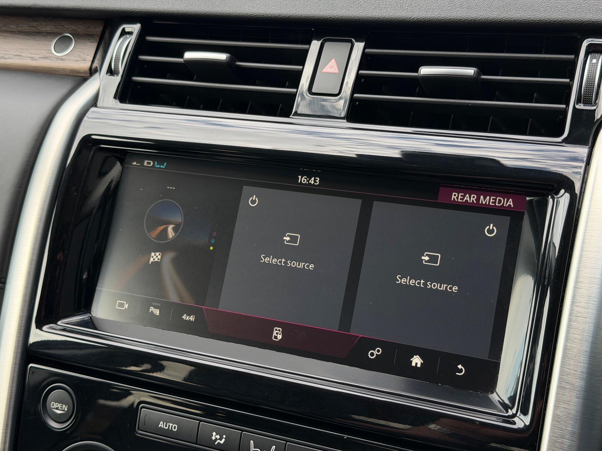 Land Rover Discovery view 38