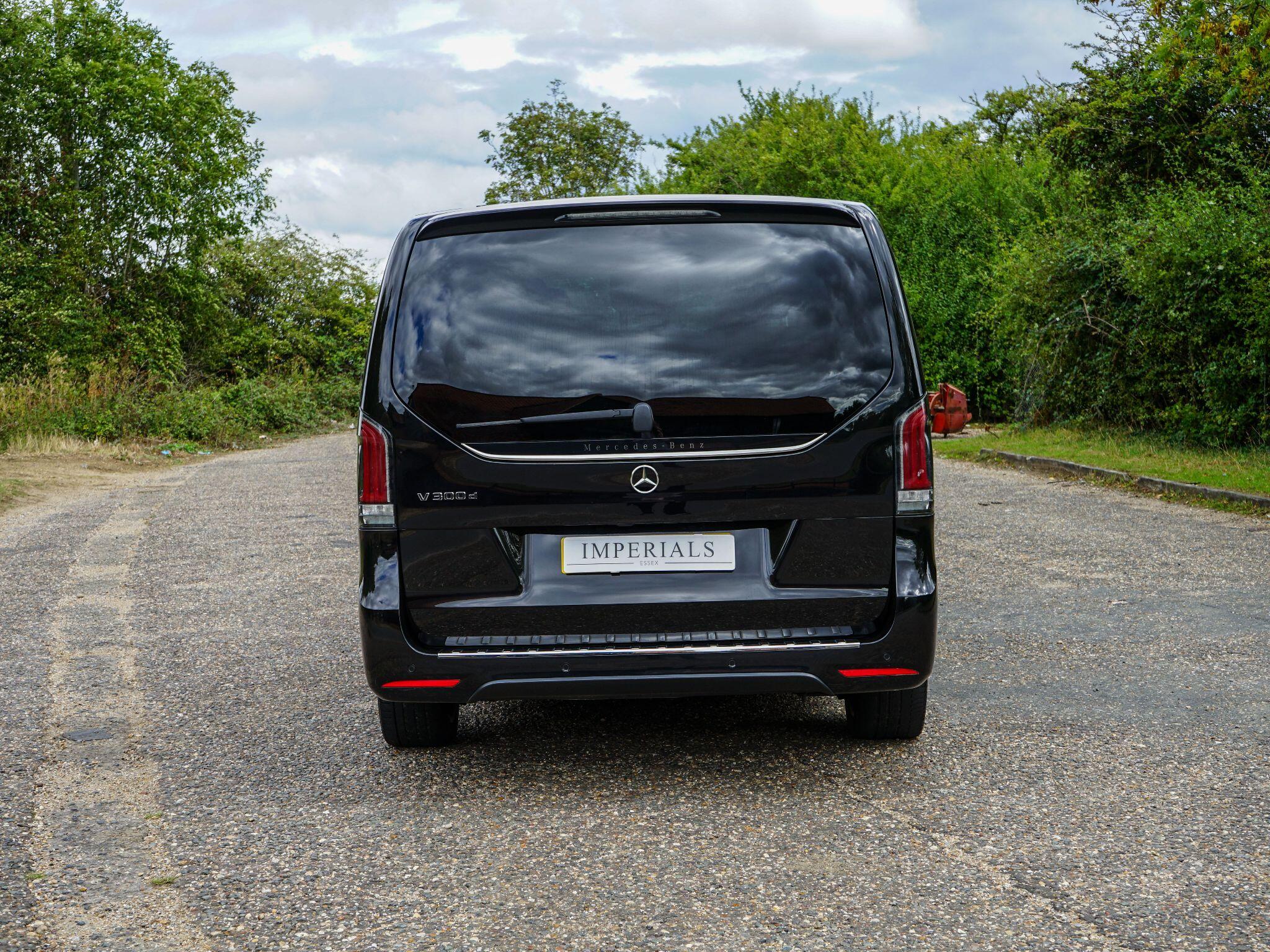 Mercedes-Benz V Class view 11
