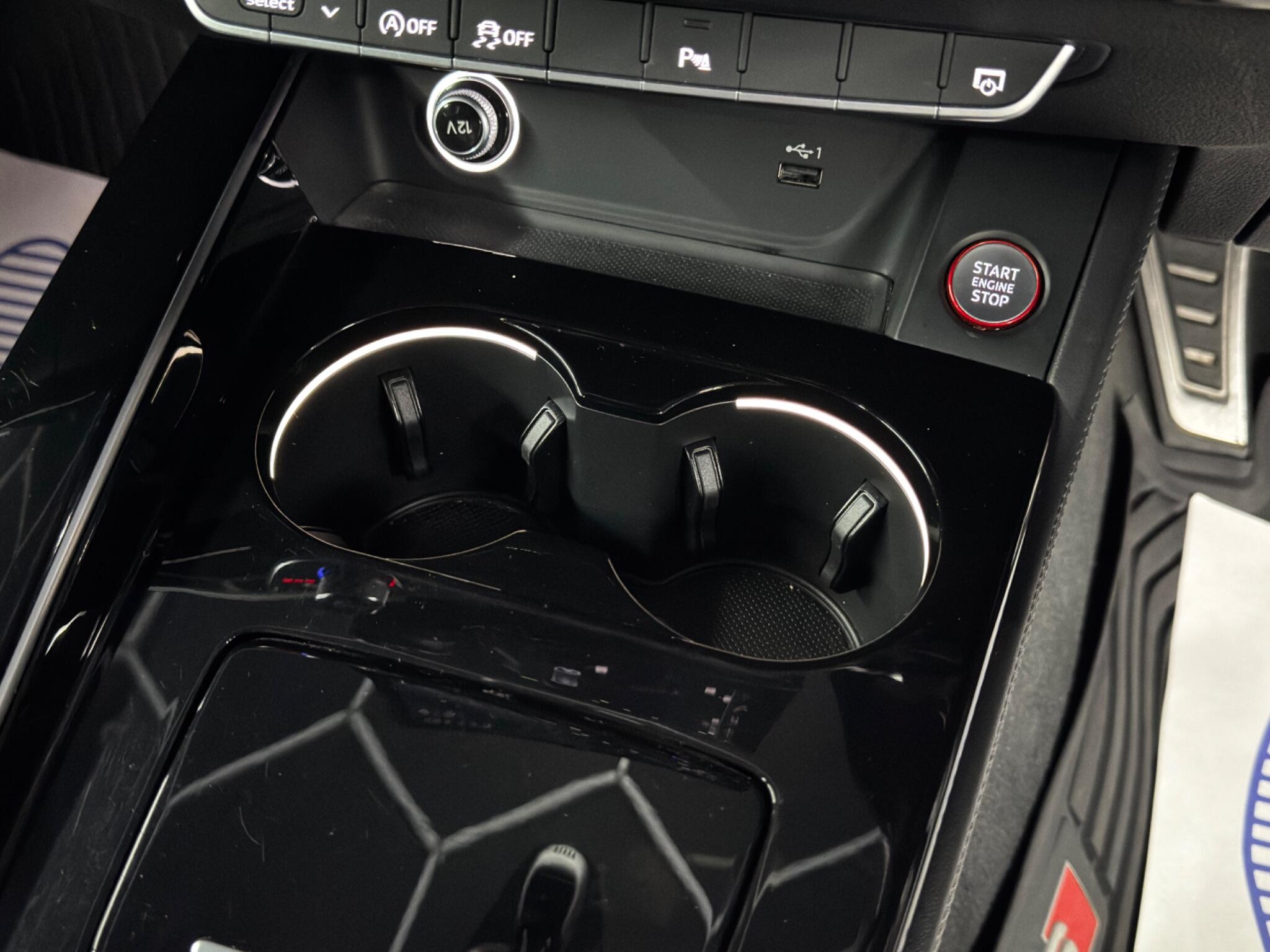Audi S4 view 28