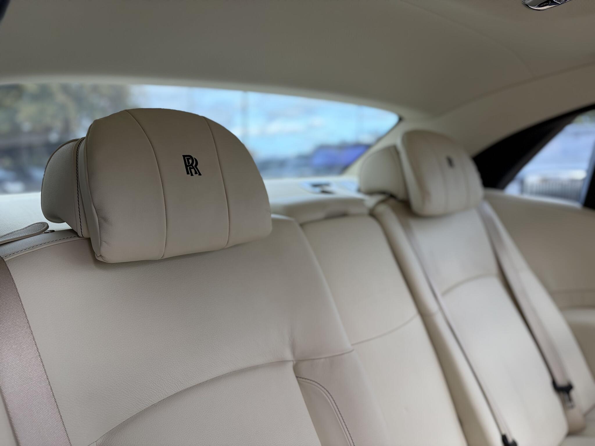 Rolls-Royce Ghost view 40