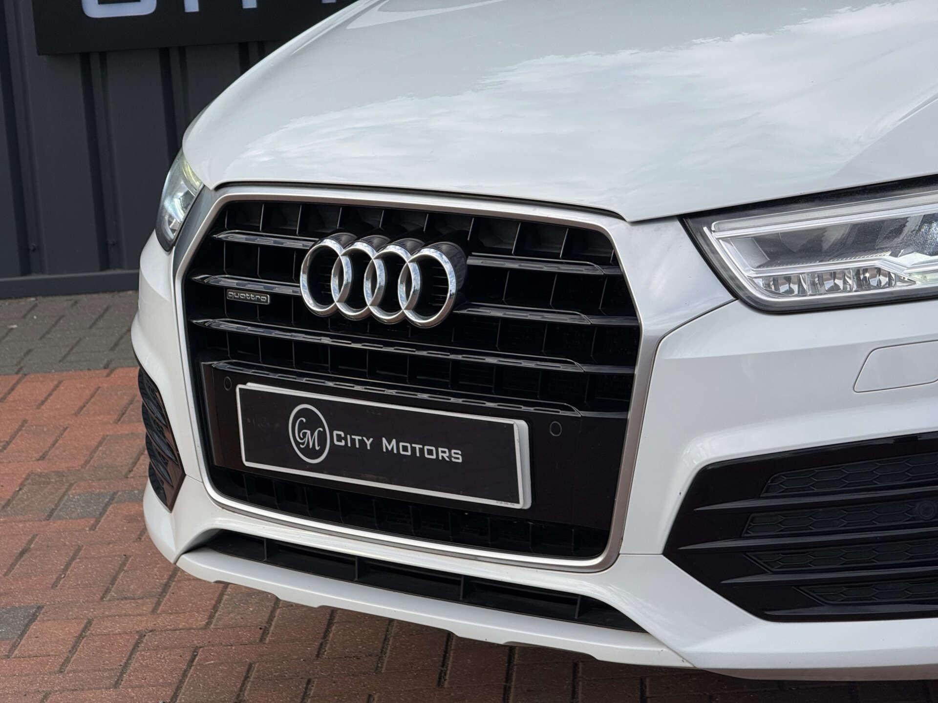 Audi Q3 view 4