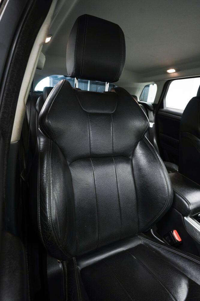 Land Rover Range Rover Evoque view 10