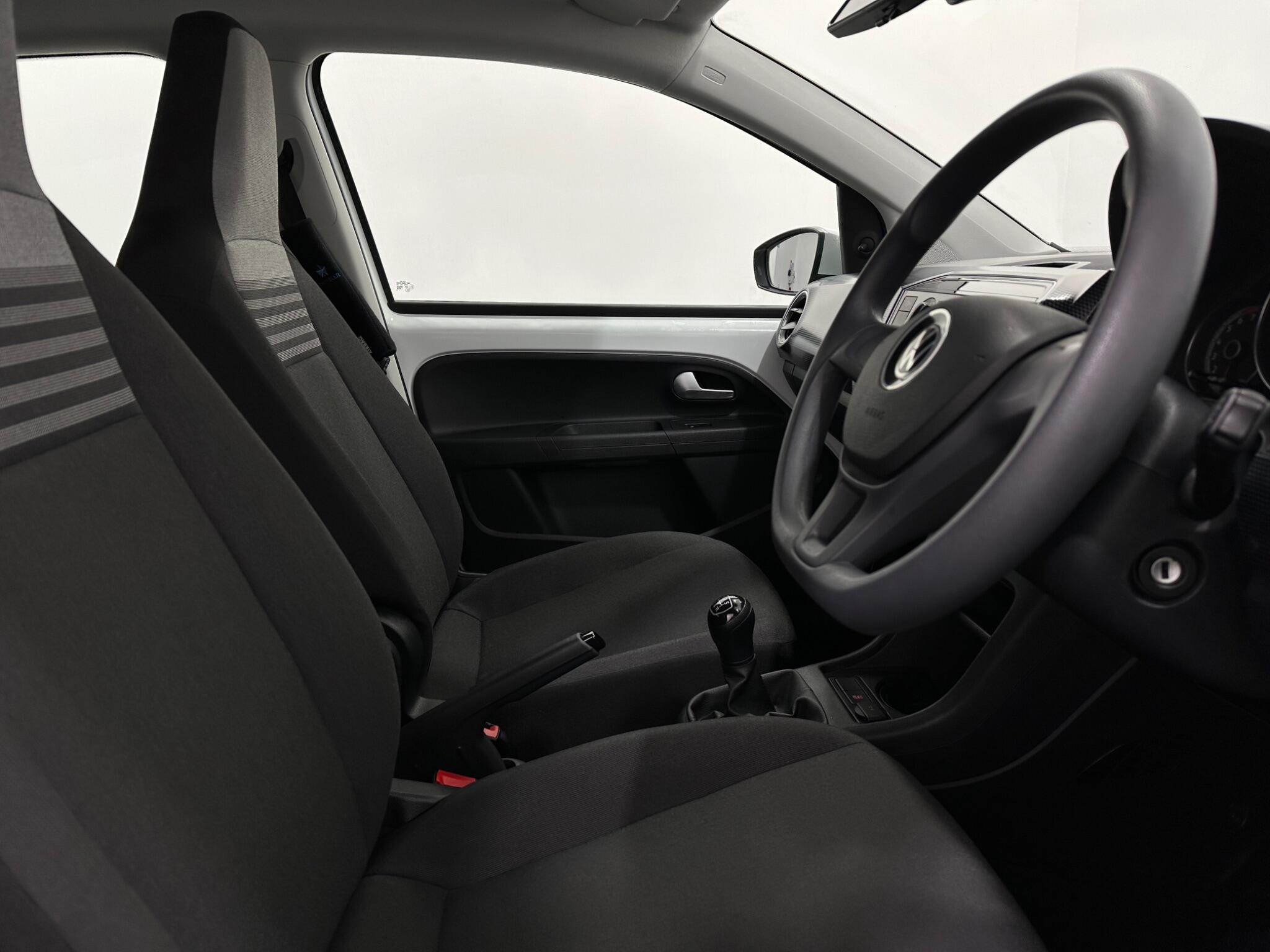 Volkswagen Up! view 28