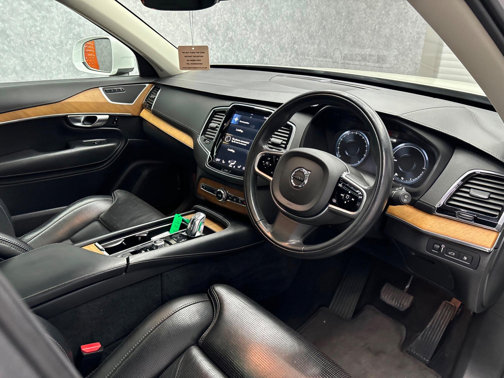 Volvo XC90 view 6