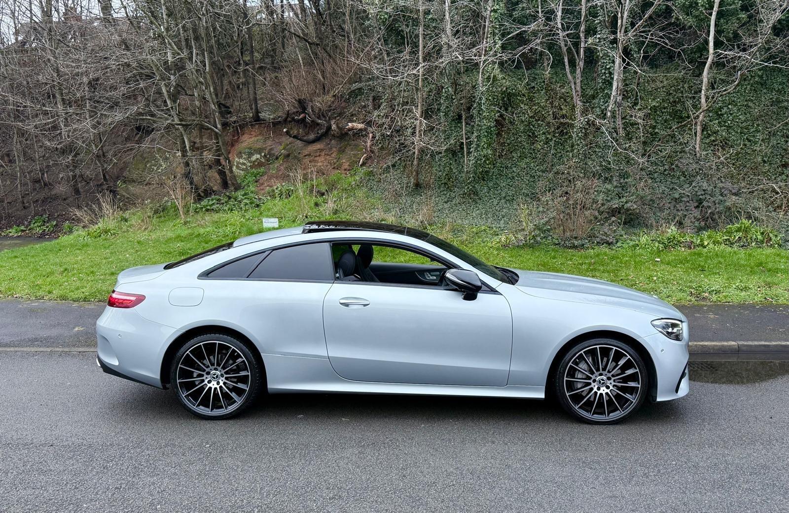 Mercedes-Benz E-Class view 4