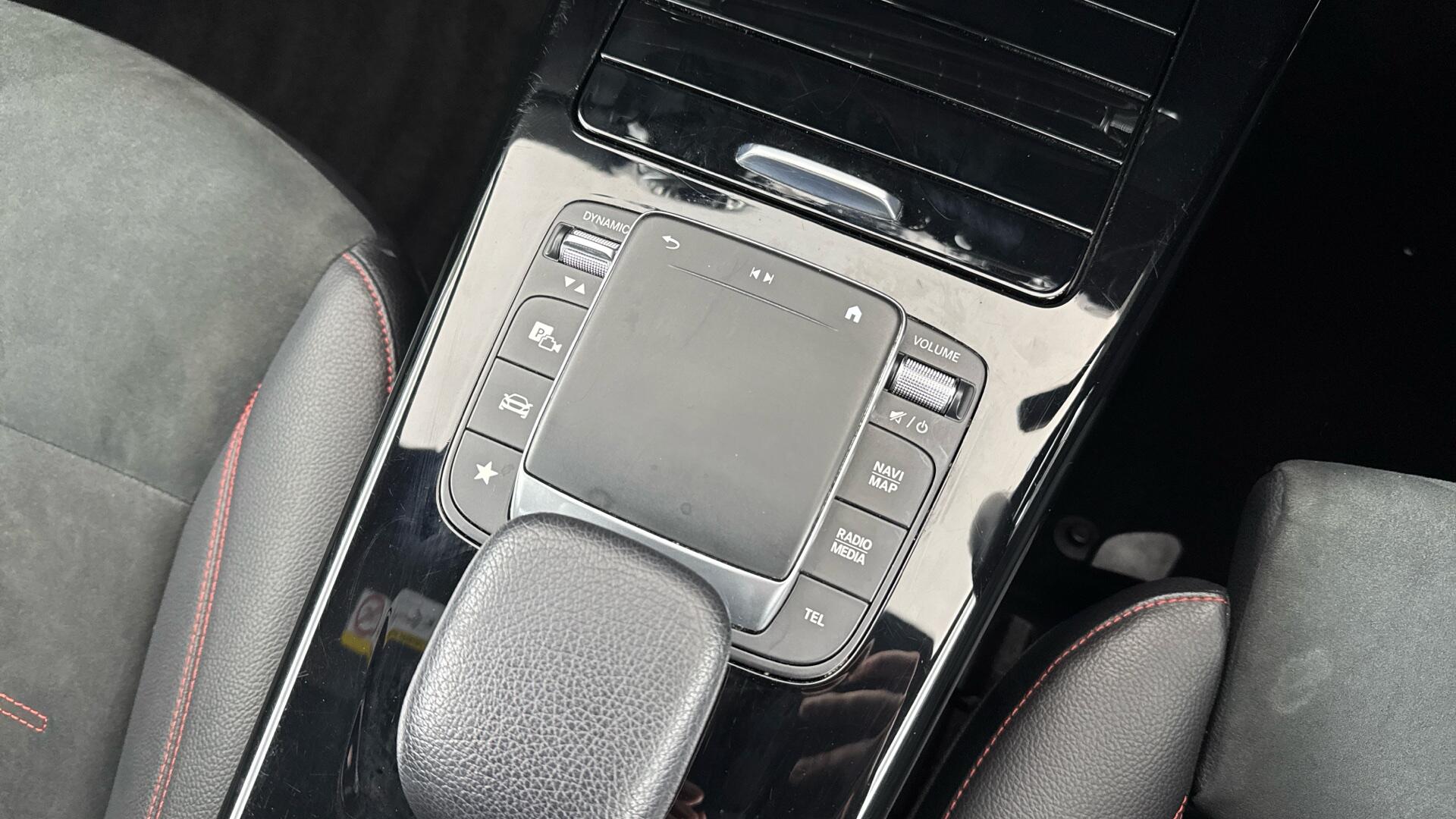 Mercedes-Benz Cla view 37