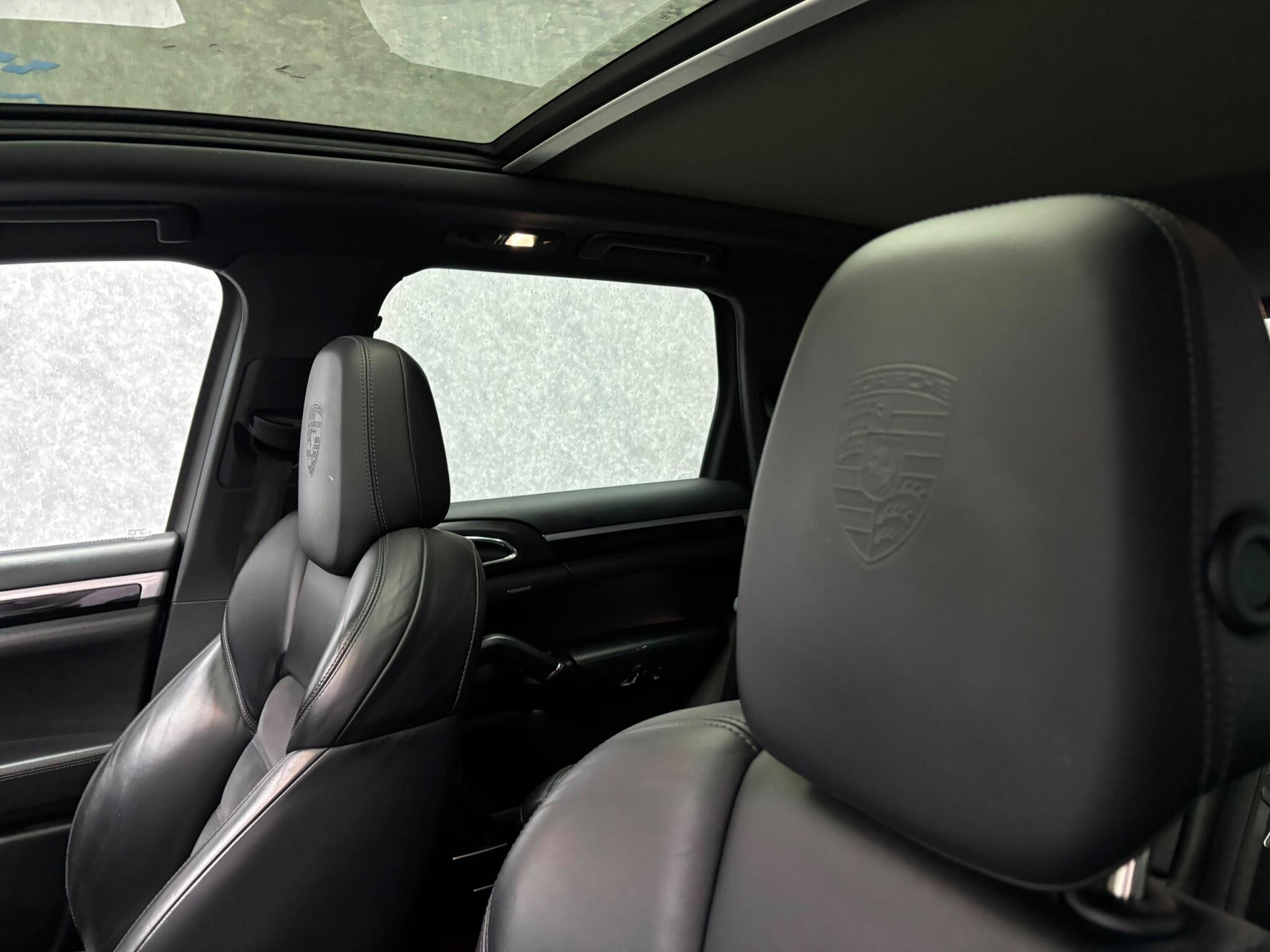 Porsche Cayenne view 13