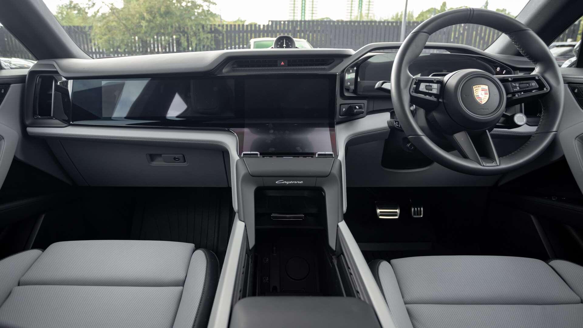 Porsche Cayenne view 18