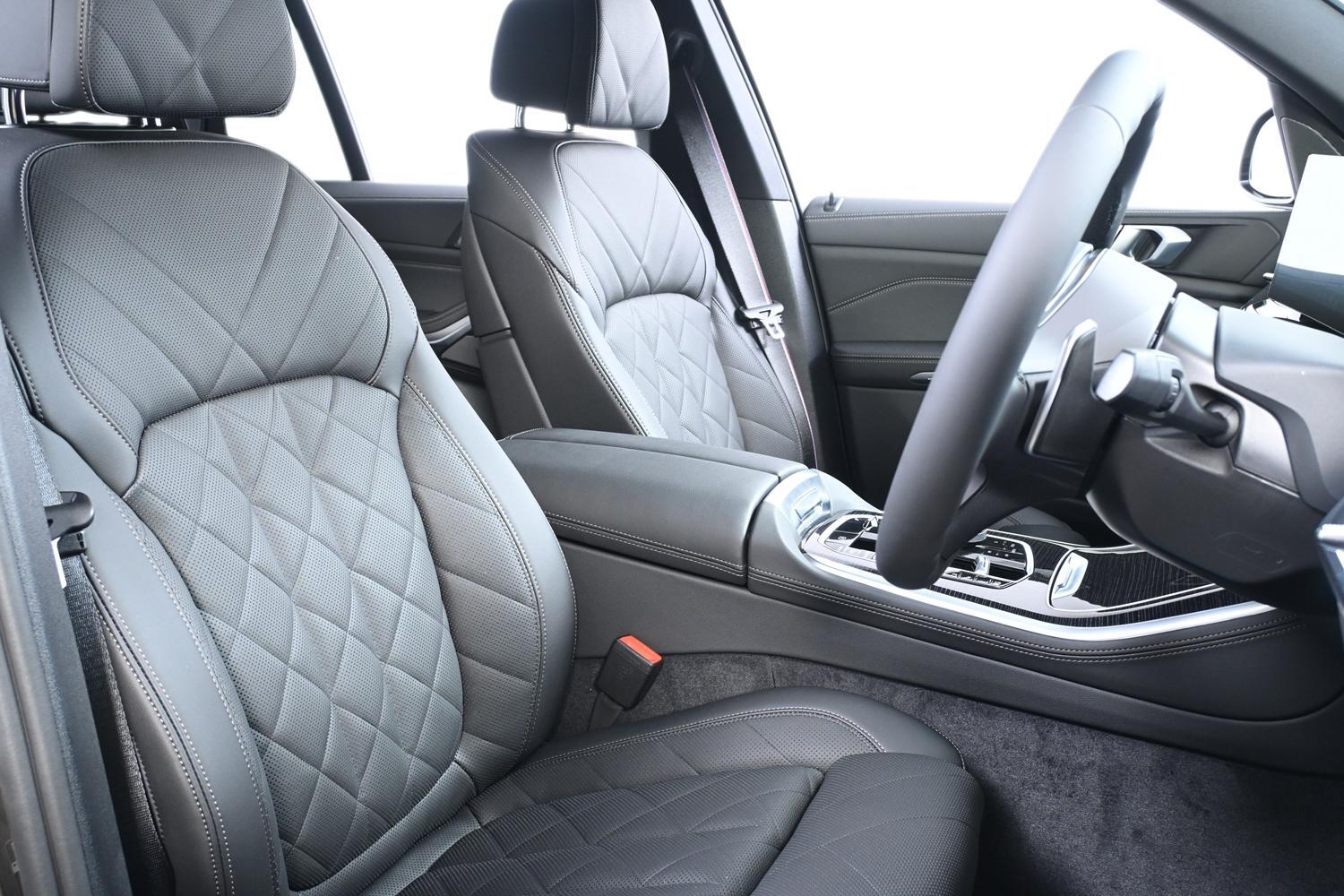 BMW X5 view 11