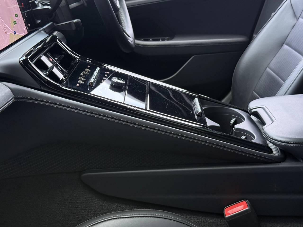 Porsche Panamera view 30