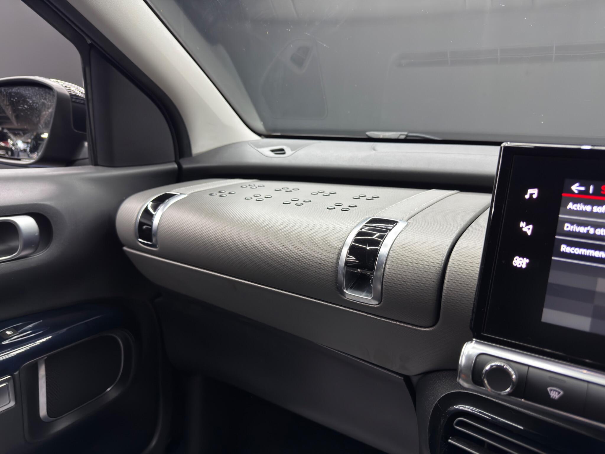 Citroen C4 Cactus view 33