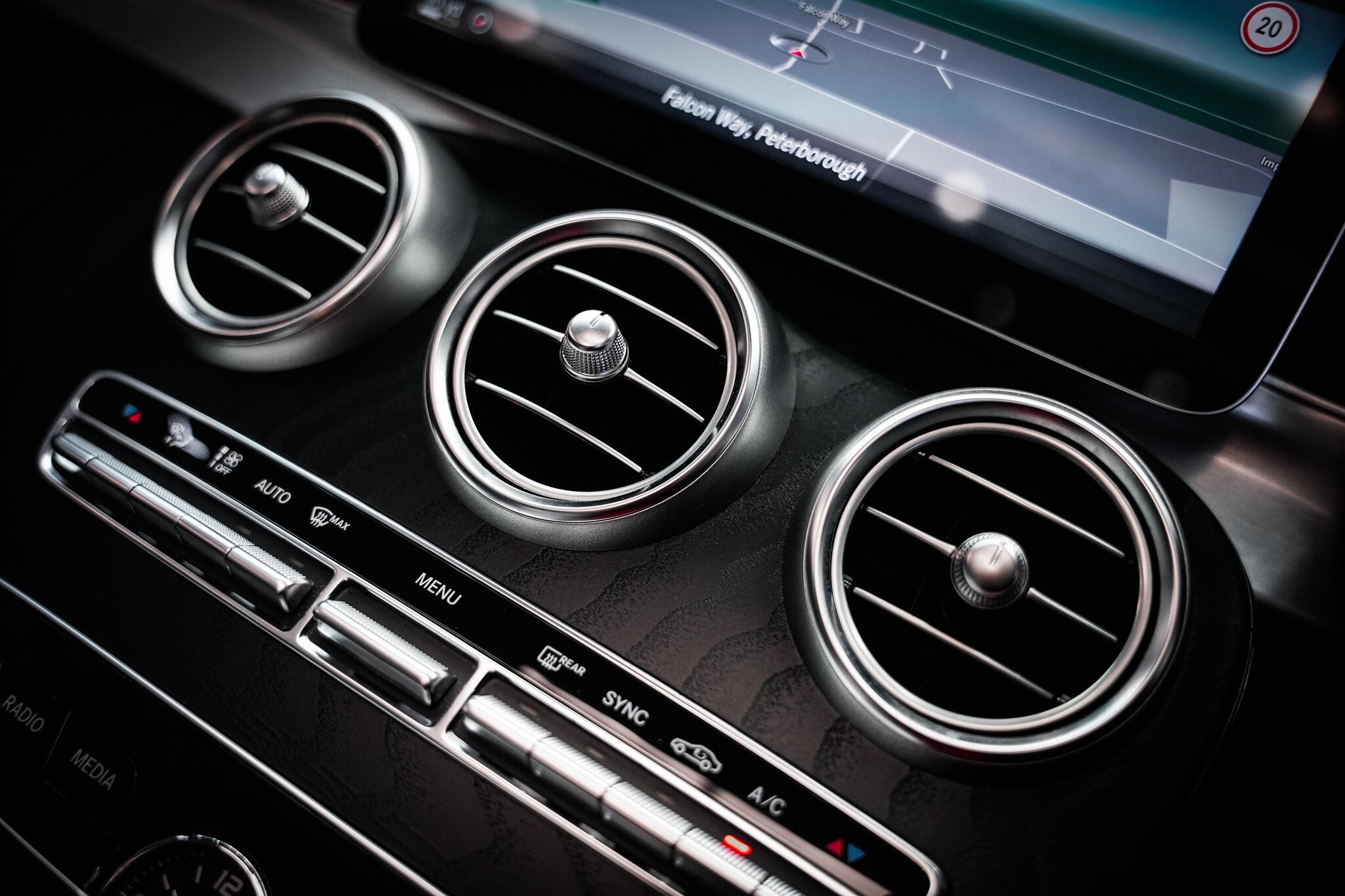 Mercedes-Benz C-Class view 42