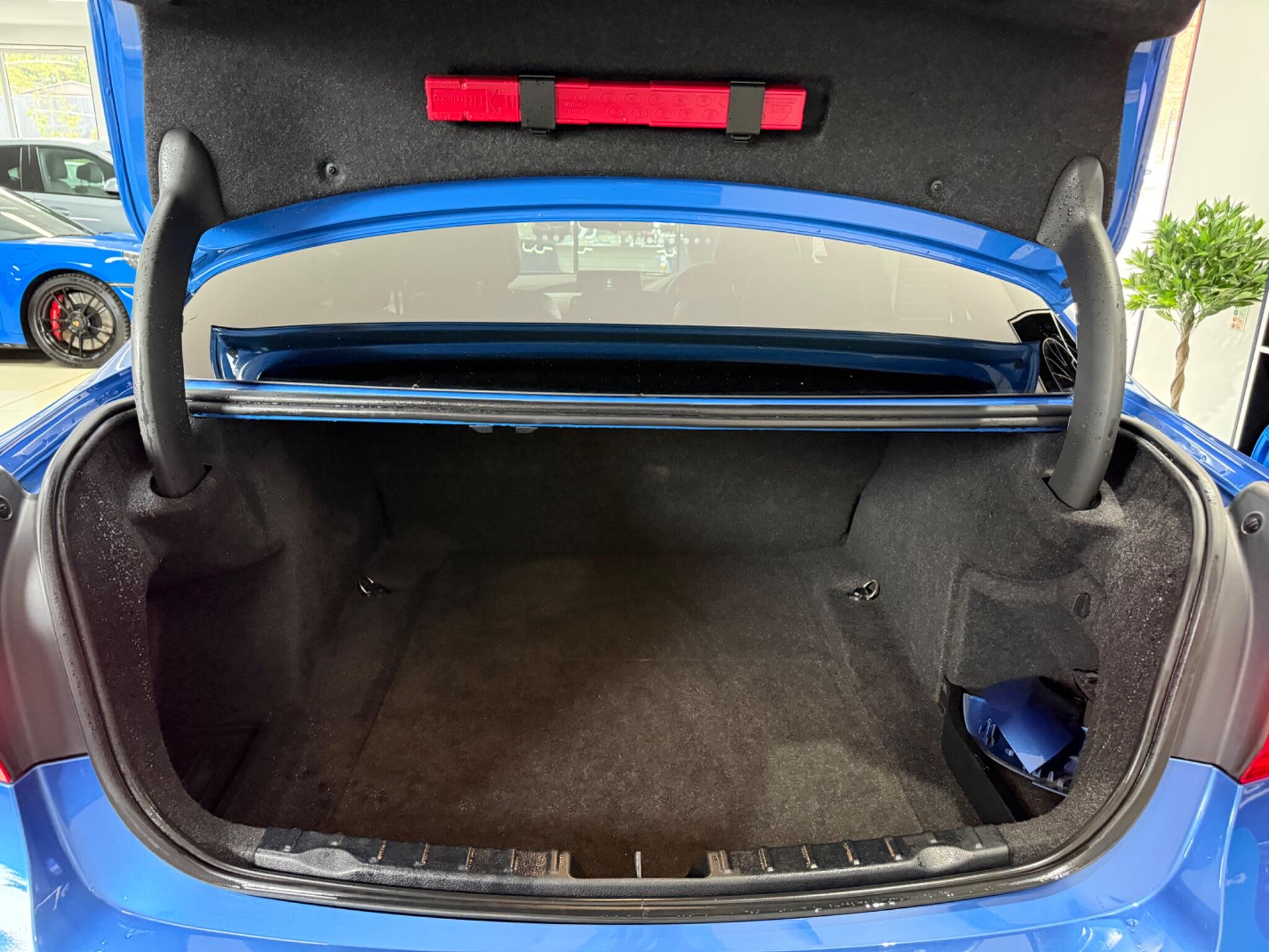 BMW 3 Series view 30