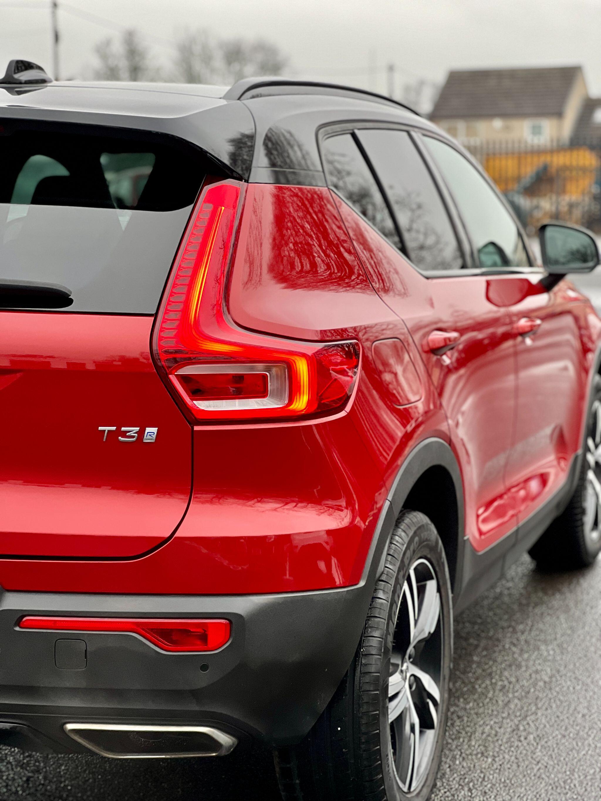 Volvo XC40 view 16