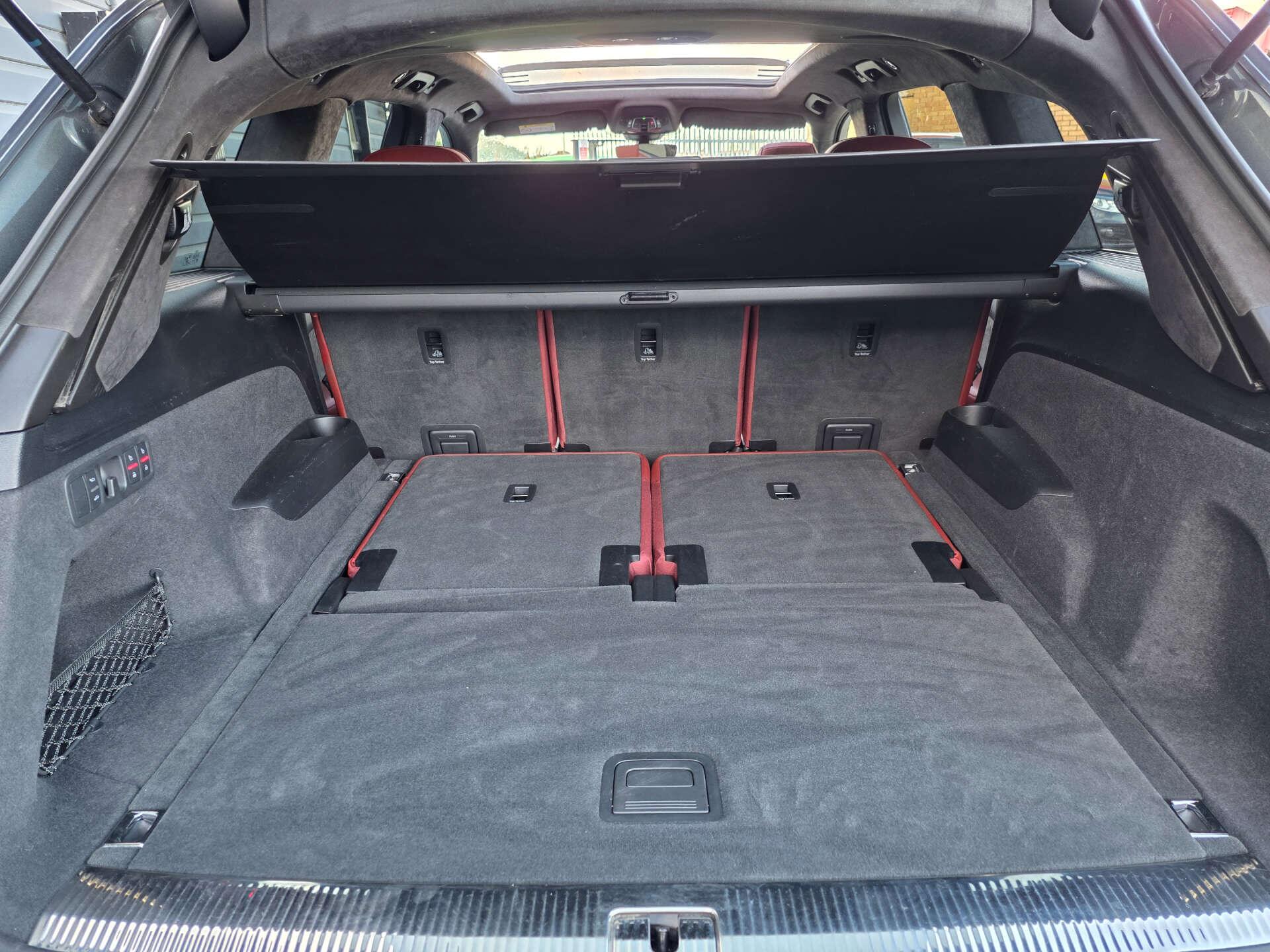 Audi SQ7 view 46