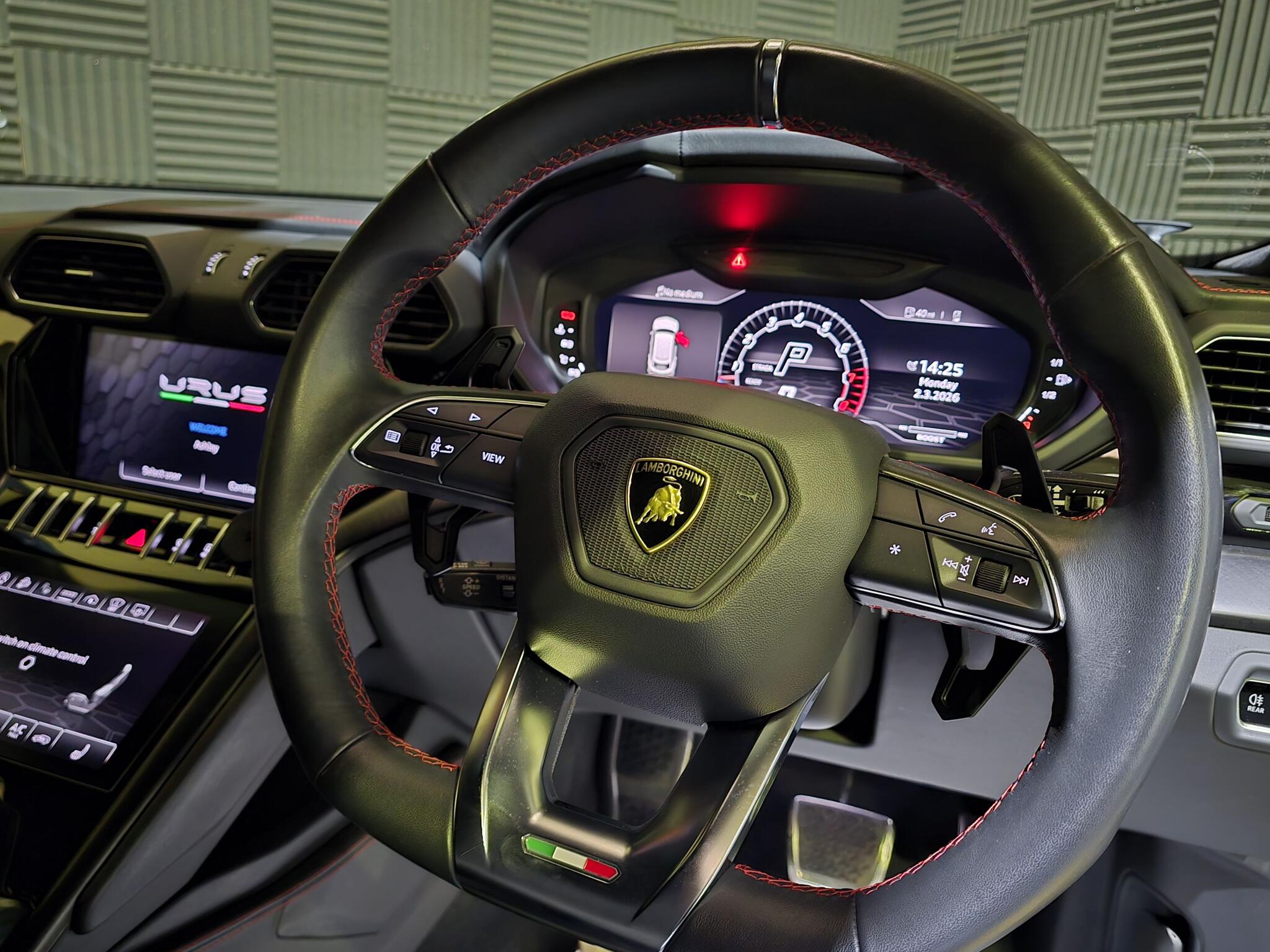 Lamborghini Urus view 18
