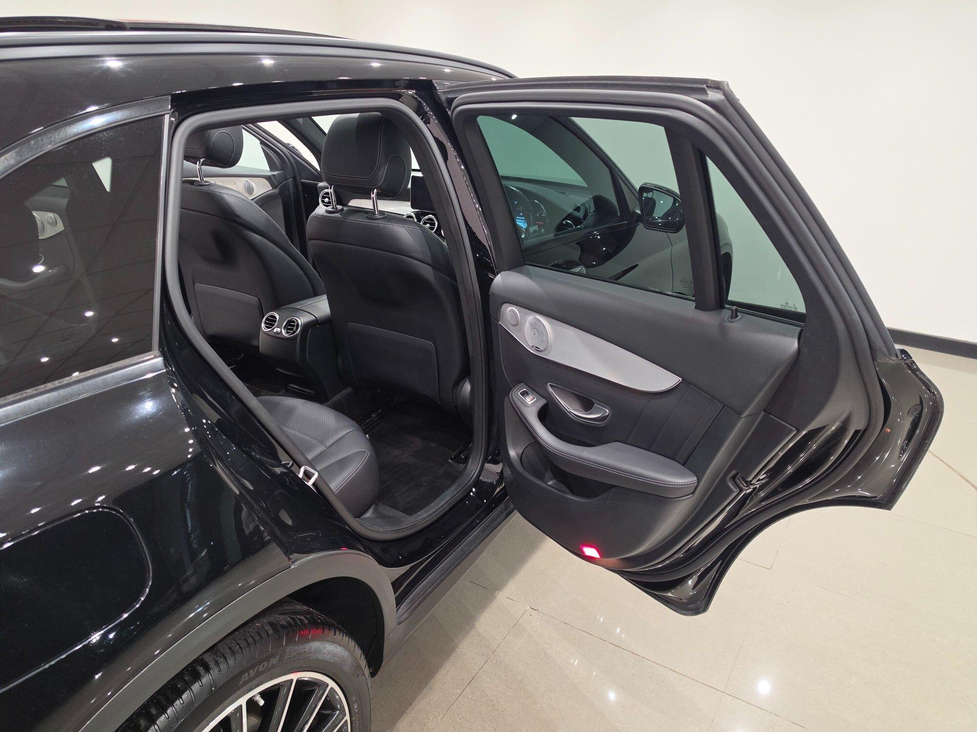 Mercedes-Benz GLC view 53