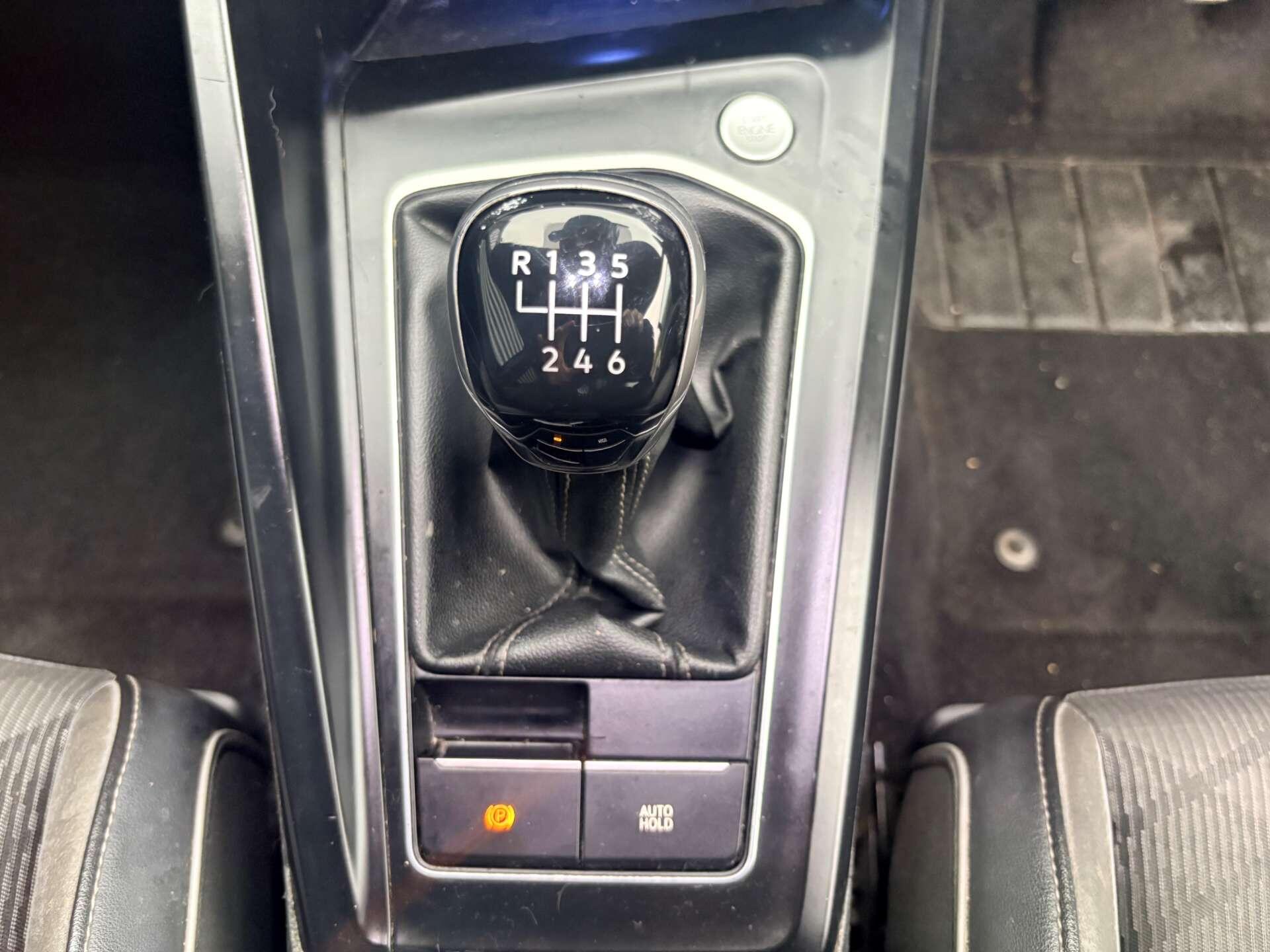 Volkswagen Golf view 22