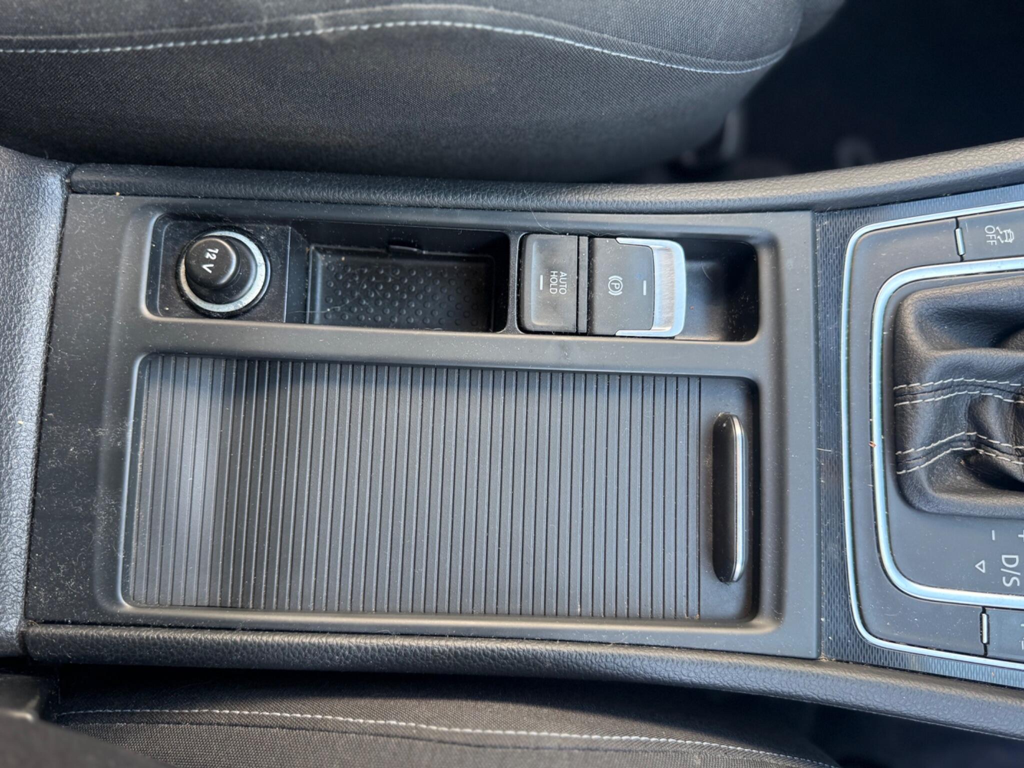 Volkswagen Golf view 17