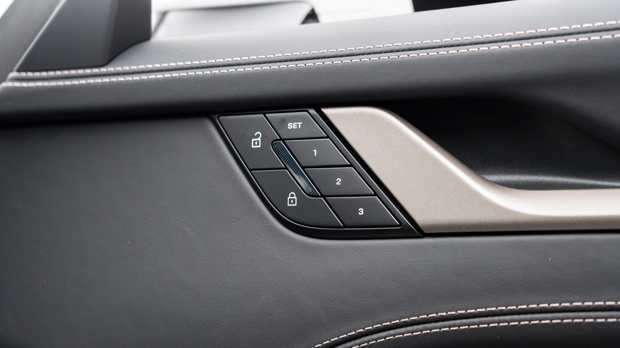 Porsche 911 view 15