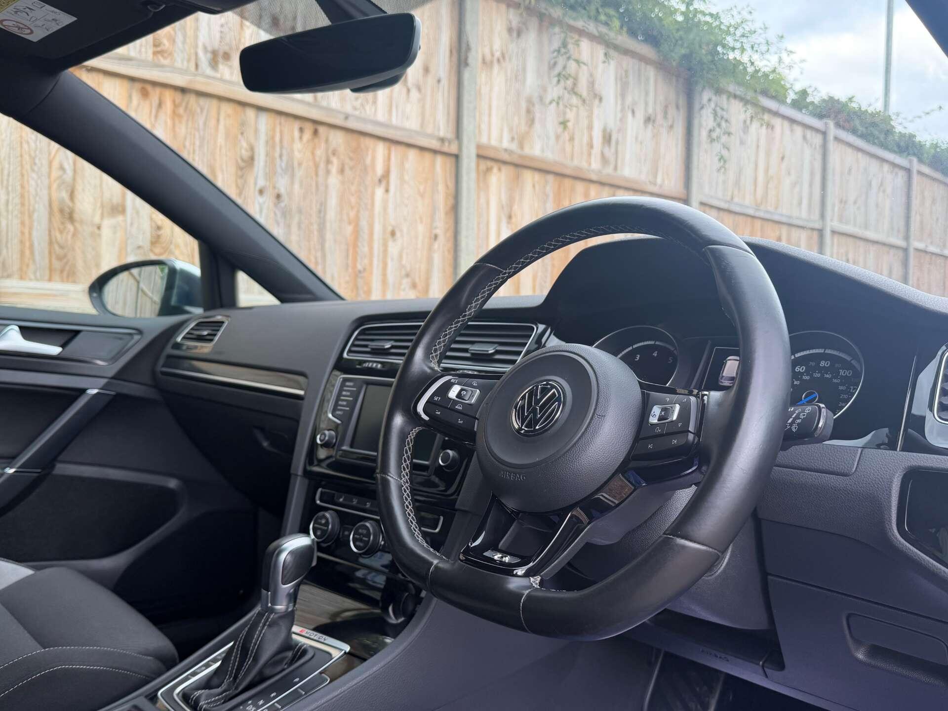 Volkswagen Golf view 22