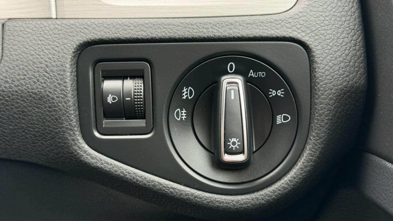 Volkswagen Golf view 30