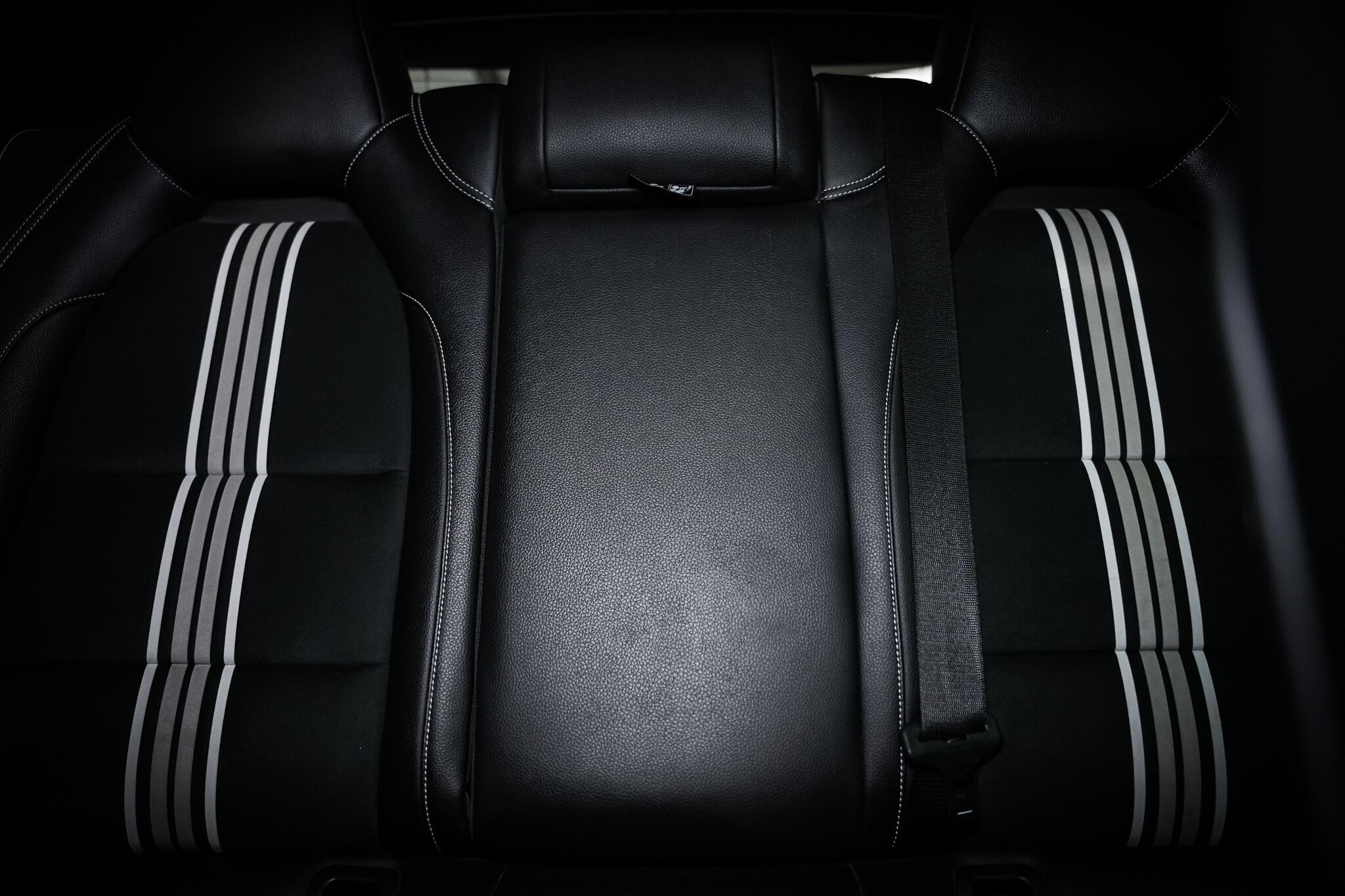 Mercedes-Benz Gla view 24