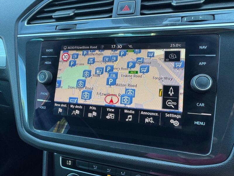 Volkswagen Tiguan view 20