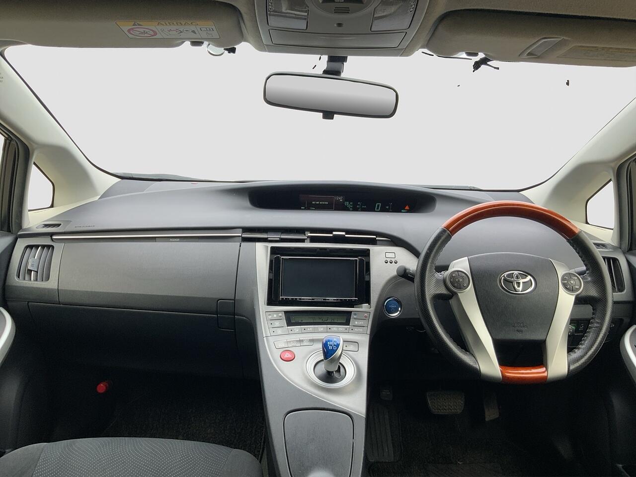 Toyota Prius view 10