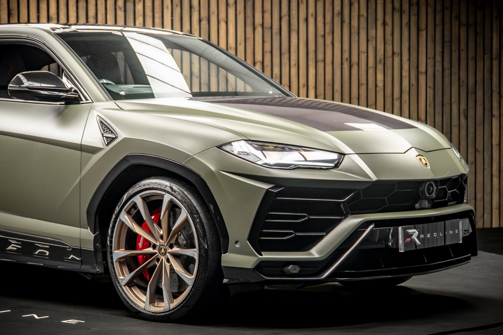 Lamborghini Urus view 10