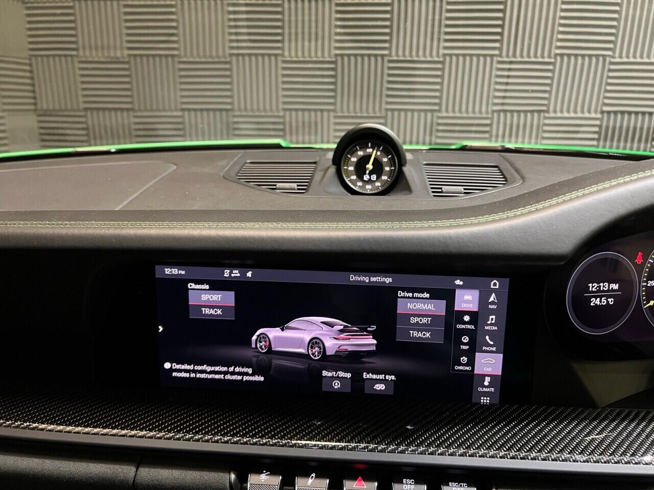 Porsche 911 view 13