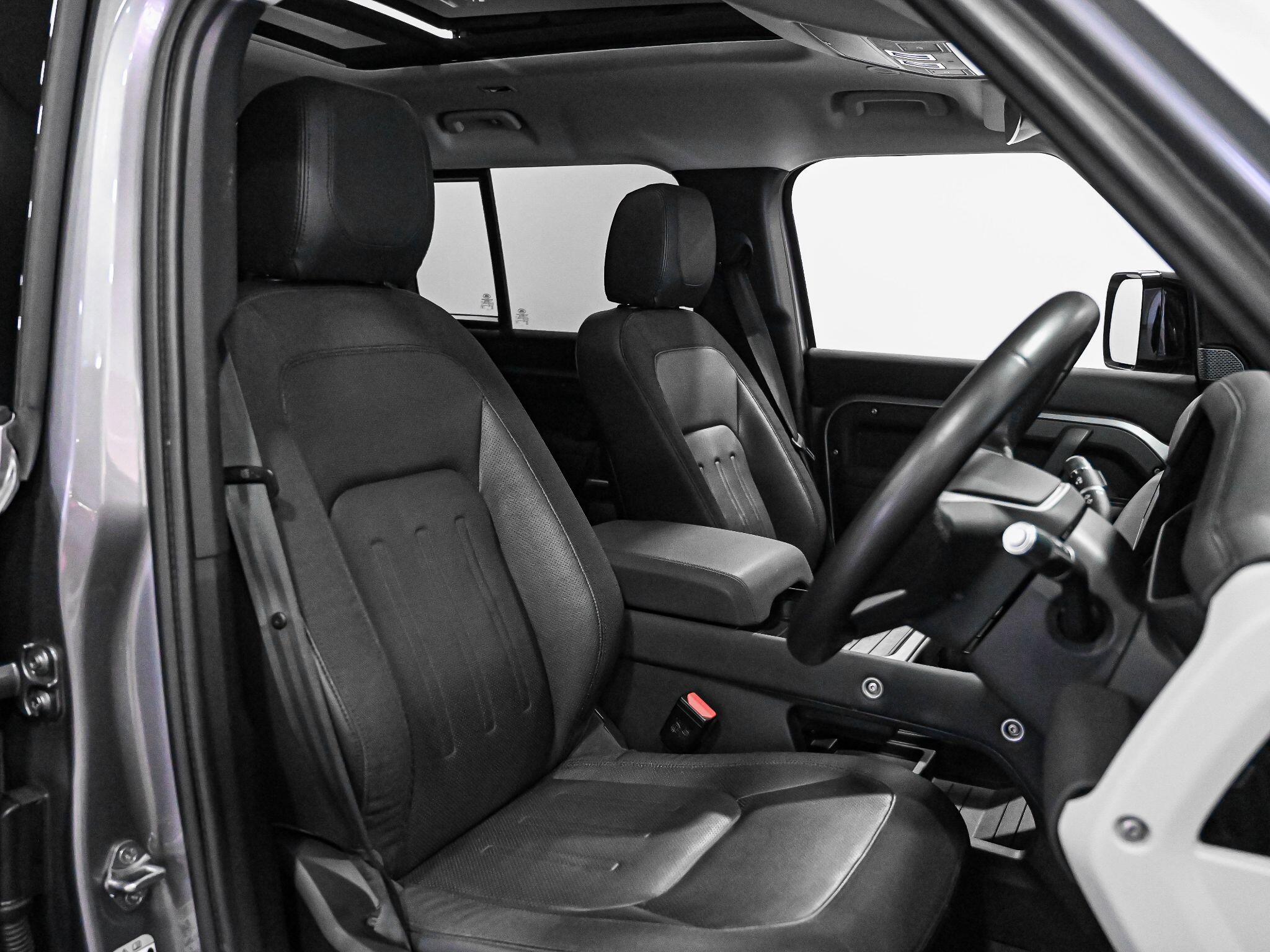 Land Rover Defender view 3