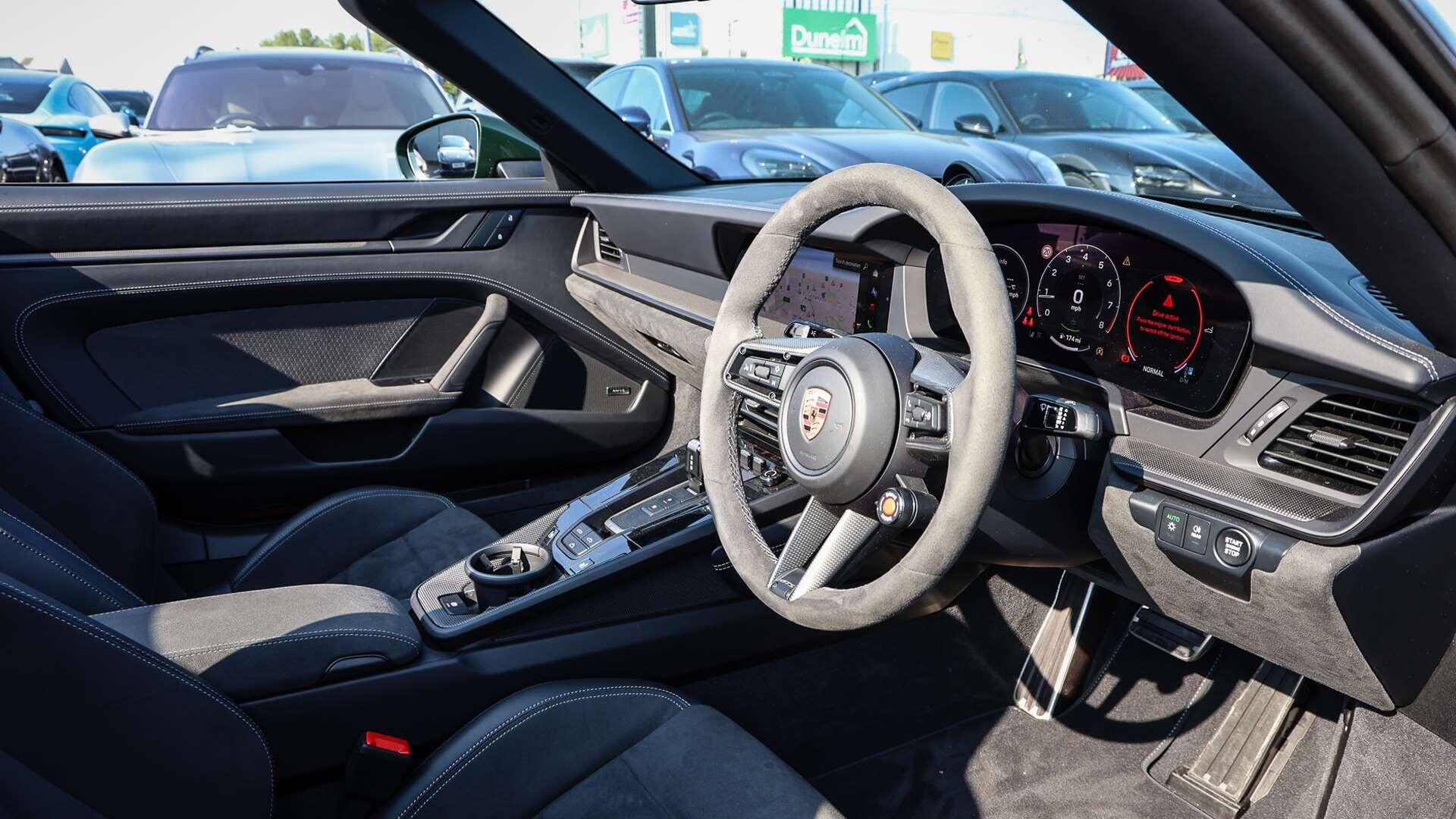 Porsche 911 view 14