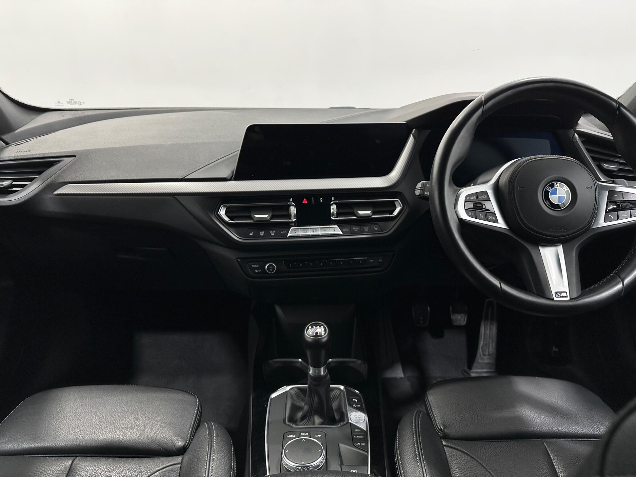 BMW 1 Series view 20
