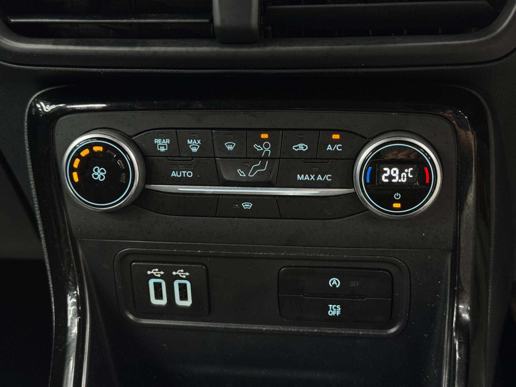 Ford Ecosport view 25
