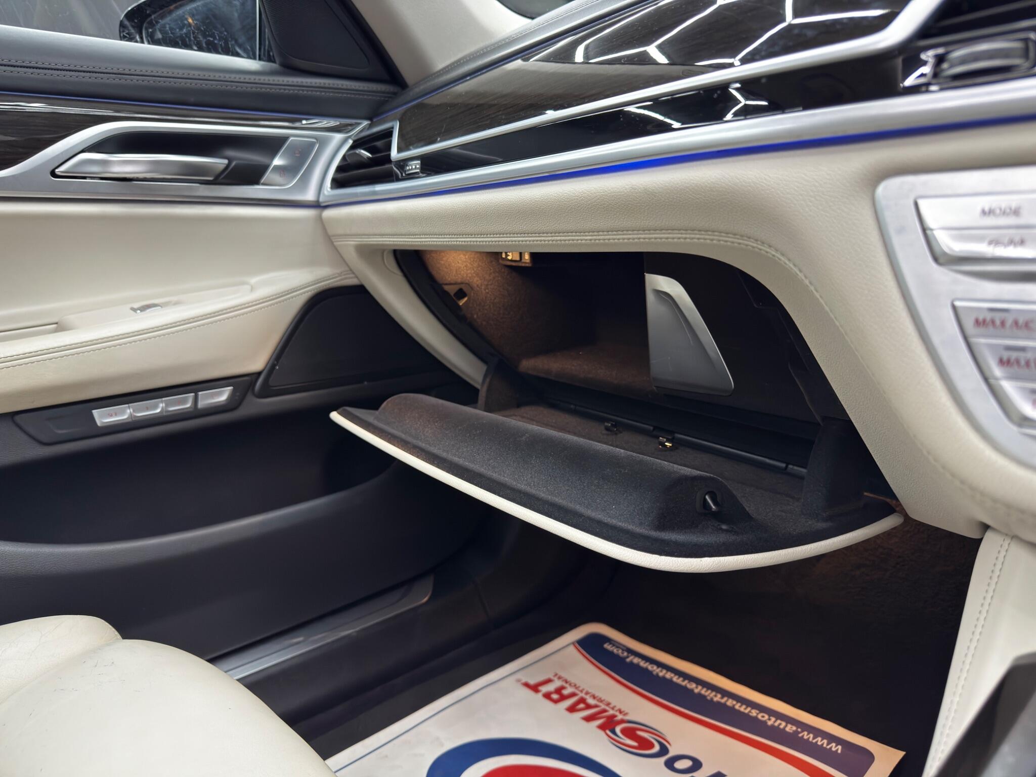BMW 7 Series view 47