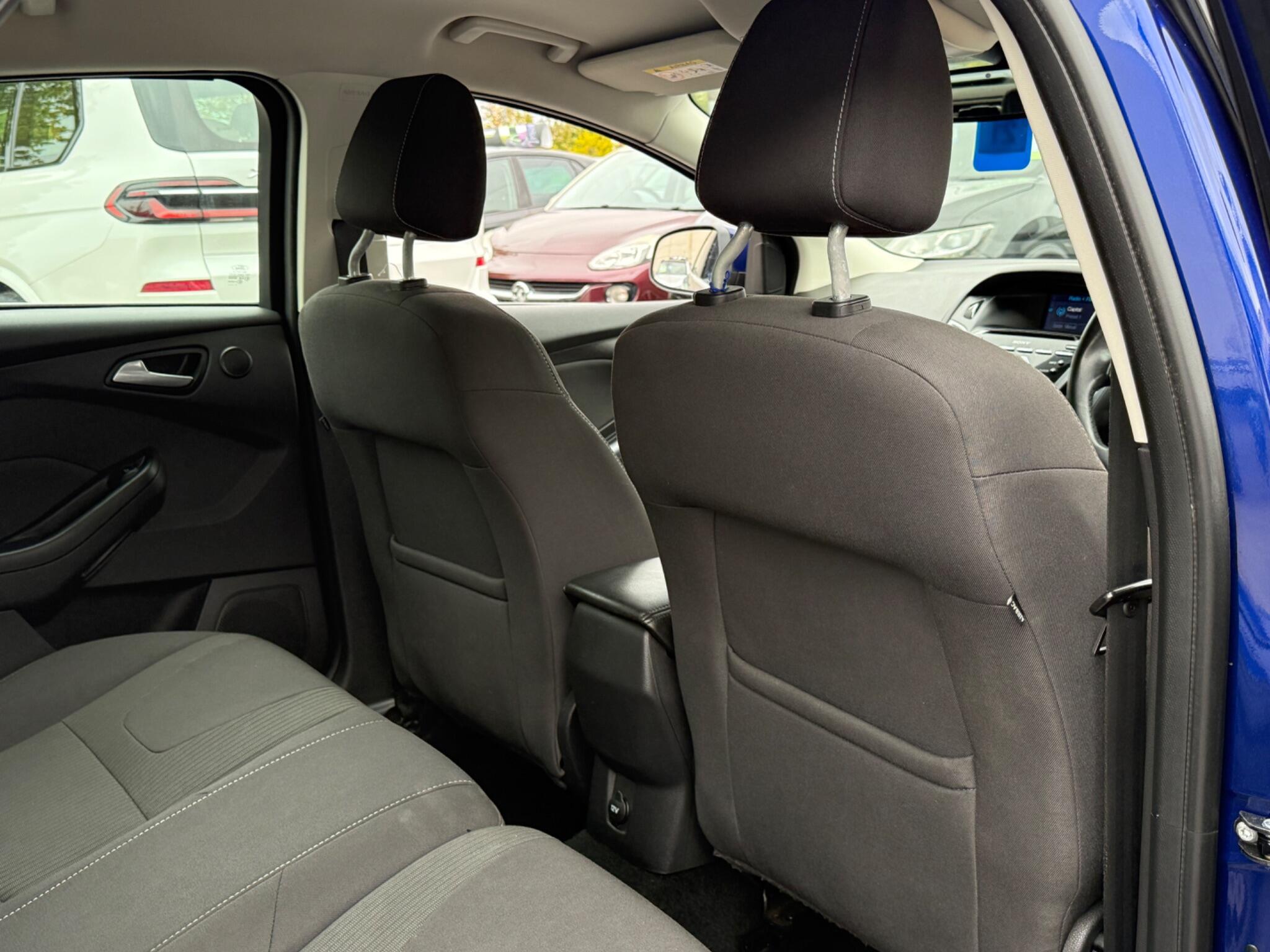 Ford Focus - Image 36