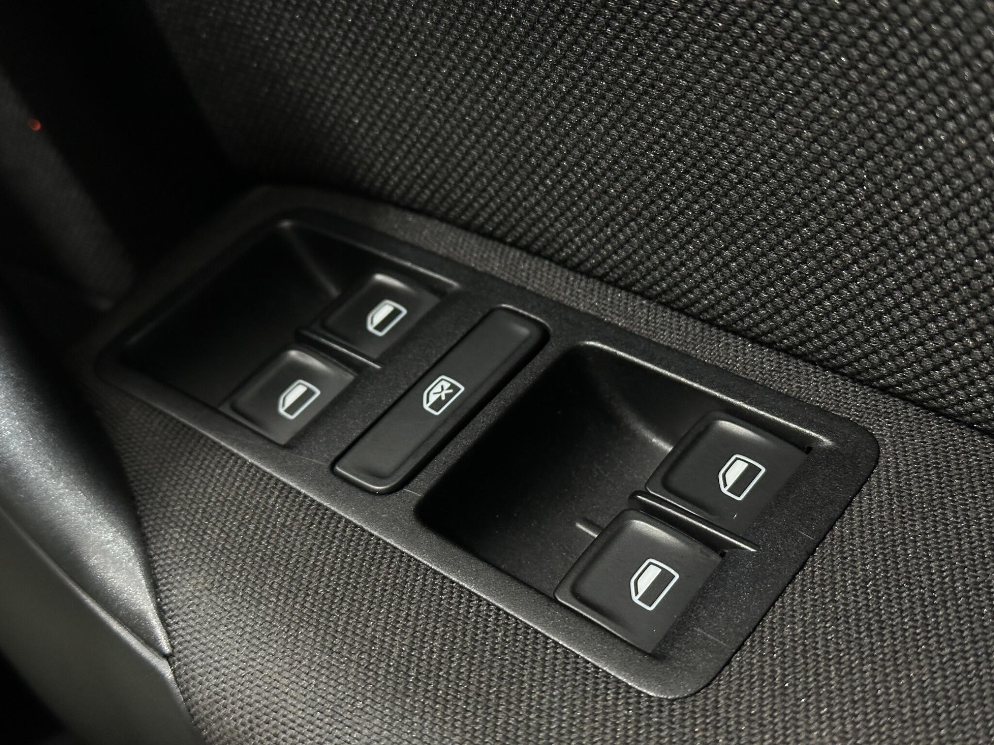 Volkswagen Polo view 19