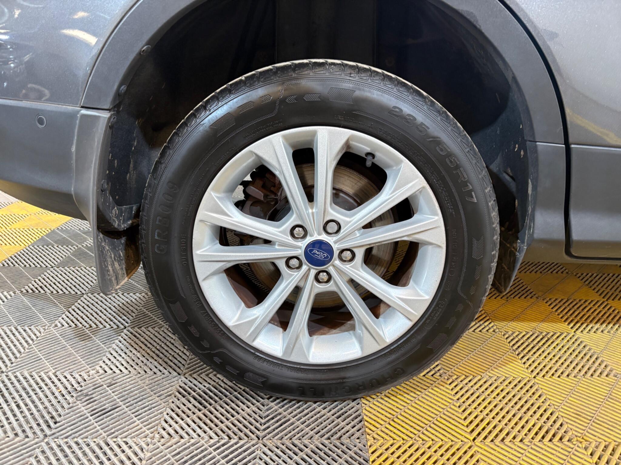 Ford Kuga view 43